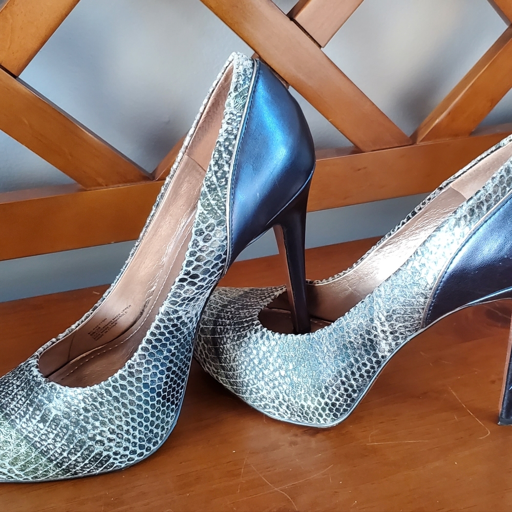 Bcbgeneration Snakeskin Print Platform Heels Blue… - image 3
